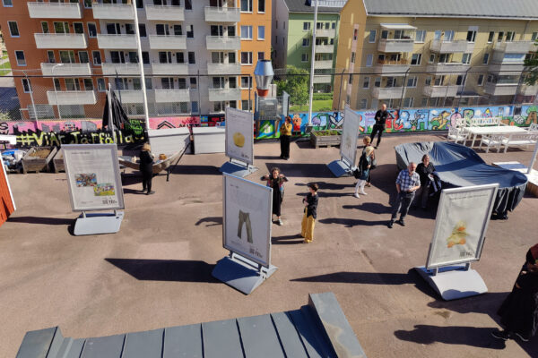 Pogled na izložbu iz ptičije perspektive