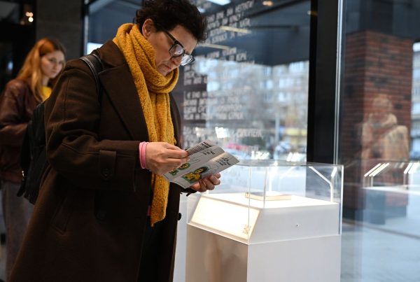 exhibition “Books That Walk With You Through War”