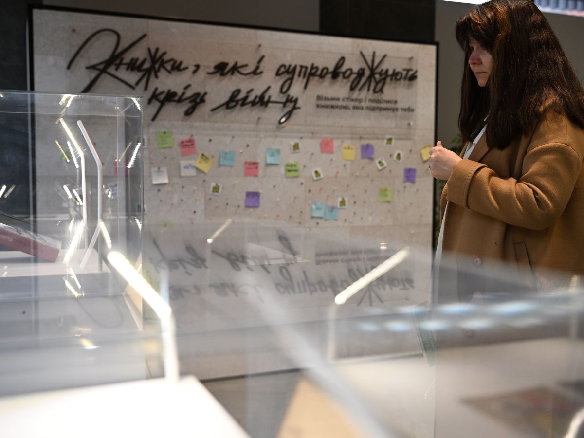 exhibition “Books That Walk With You Through War”